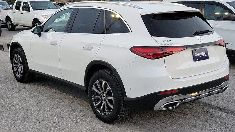 2024 Mercedes-Benz GLC 300 7