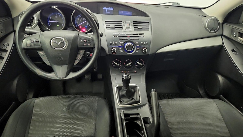 2013 Mazda Mazda3 i Sport 9