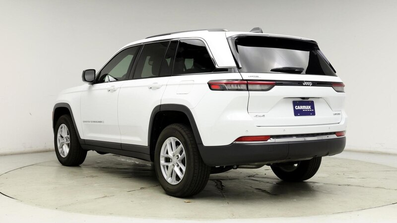 2023 Jeep Grand Cherokee Laredo 2