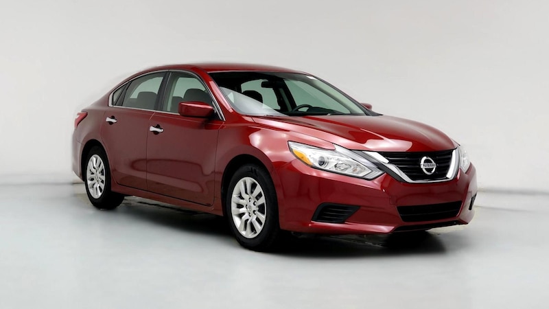 2016 Nissan Altima S Hero Image