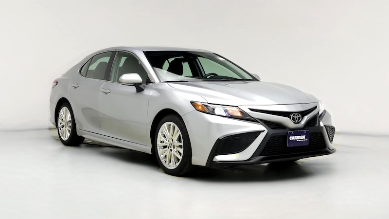 2022 Toyota Camry SE Hero Image