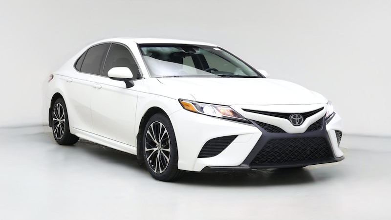 2018 Toyota Camry SE Hero Image