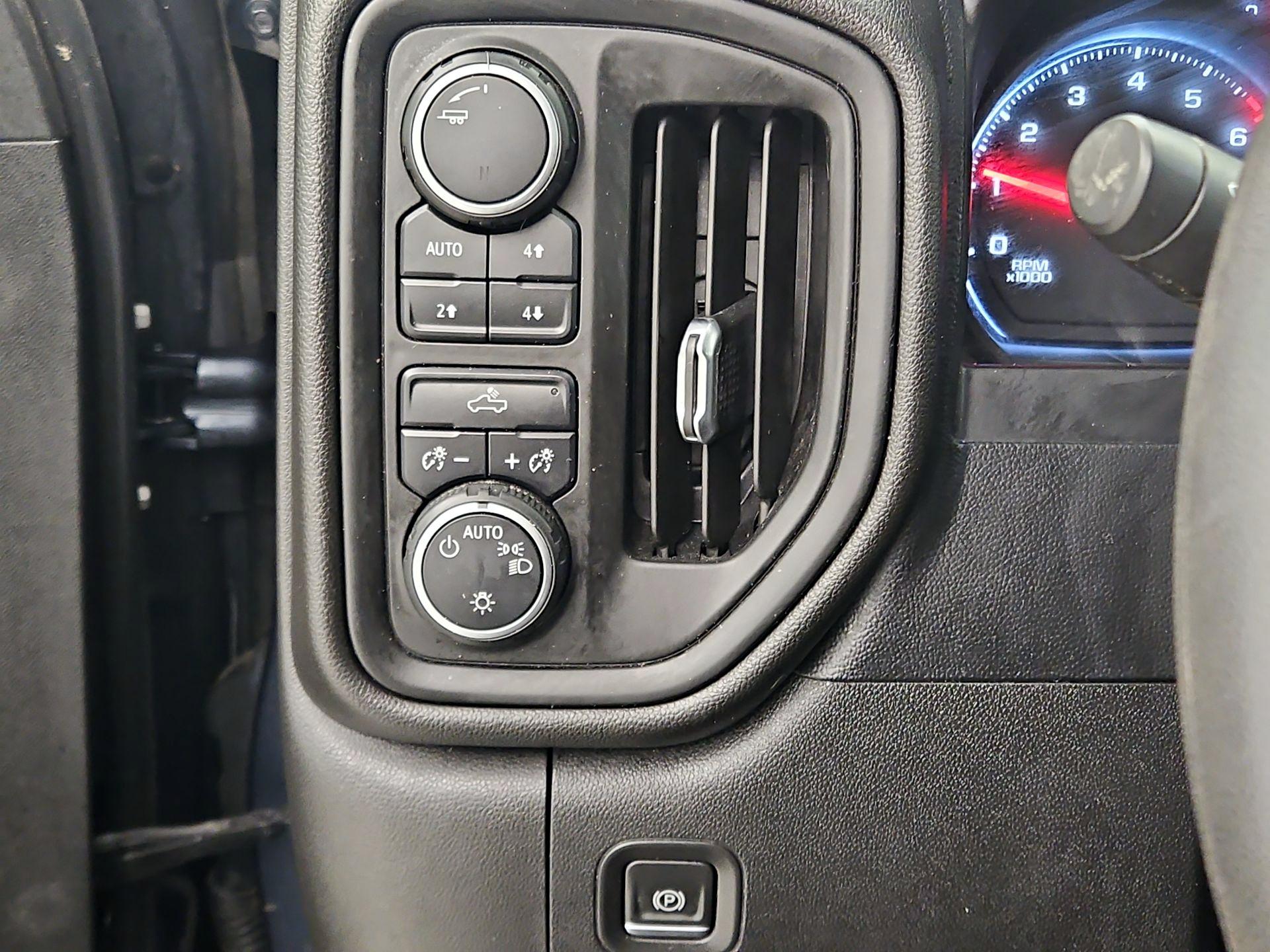 Thumbnail: 2021 Chevrolet Silverado 1500 - 13