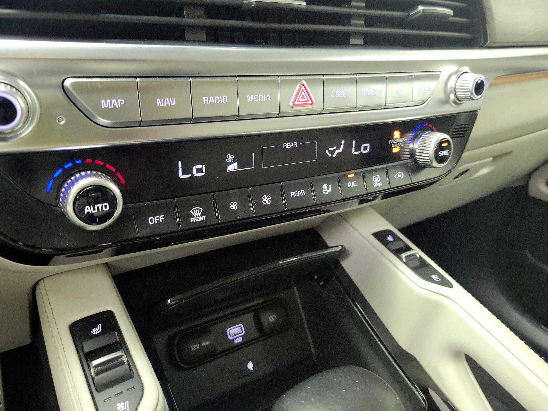 Thumbnail: 2020 Kia Telluride - 17
