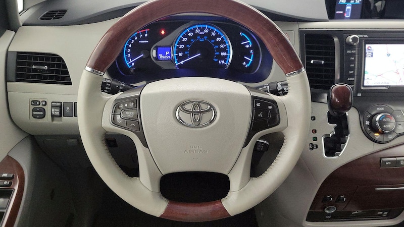 2014 Toyota Sienna Limited 10