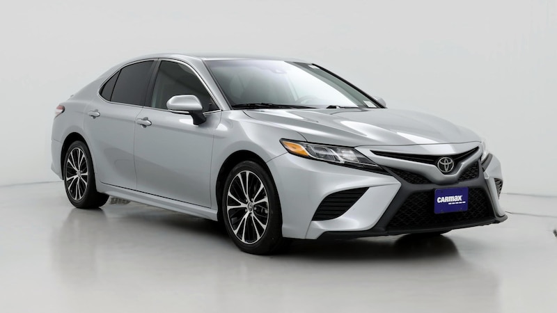 2020 Toyota Camry SE Hero Image