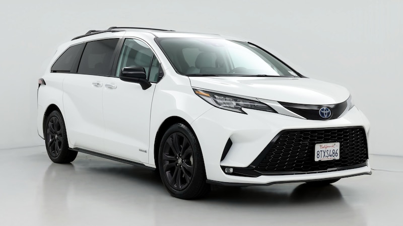 2021 Toyota Sienna XSE Hero Image