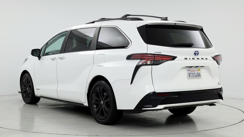 2021 Toyota Sienna XSE 2