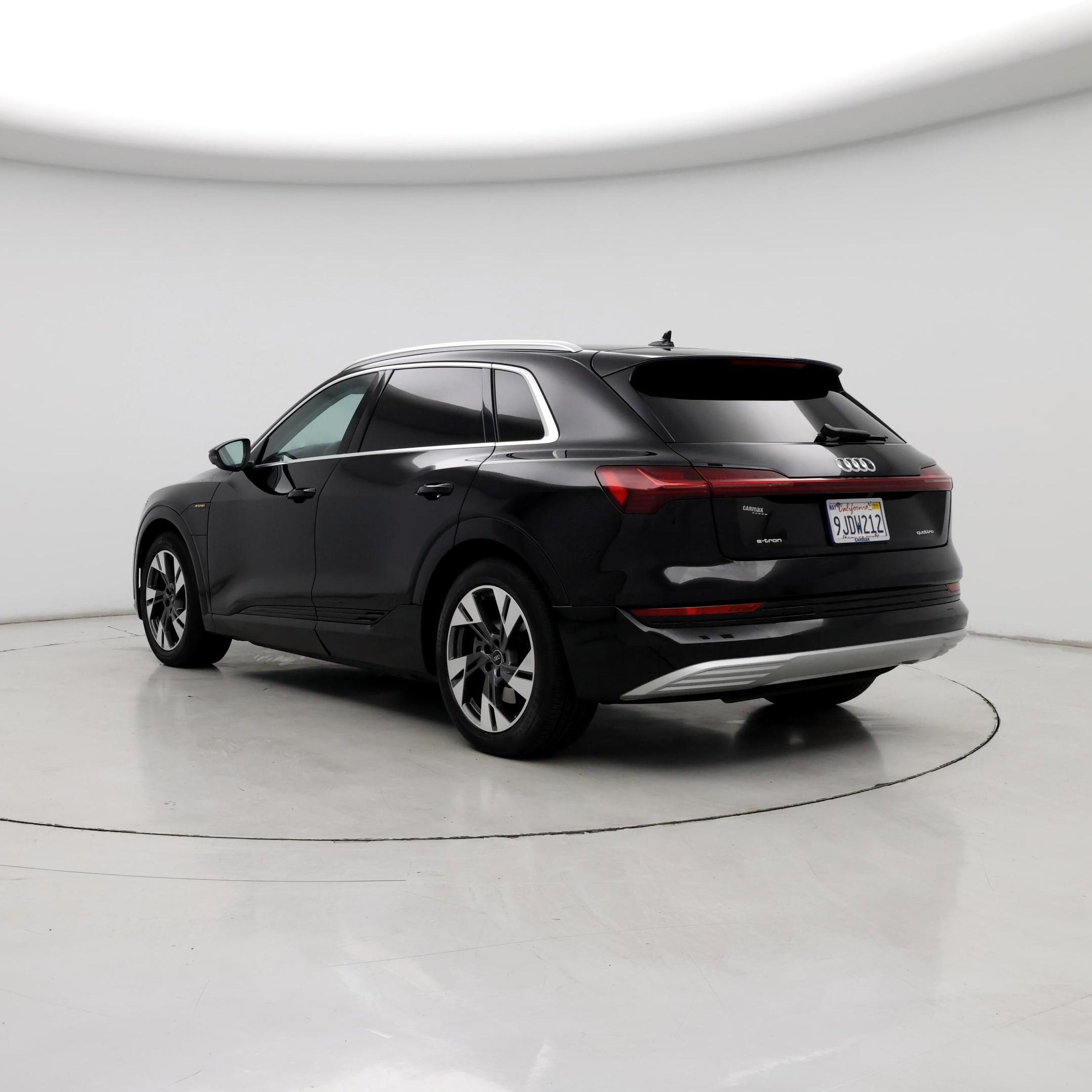 Thumbnail: 2021 Audi e-tron - 2