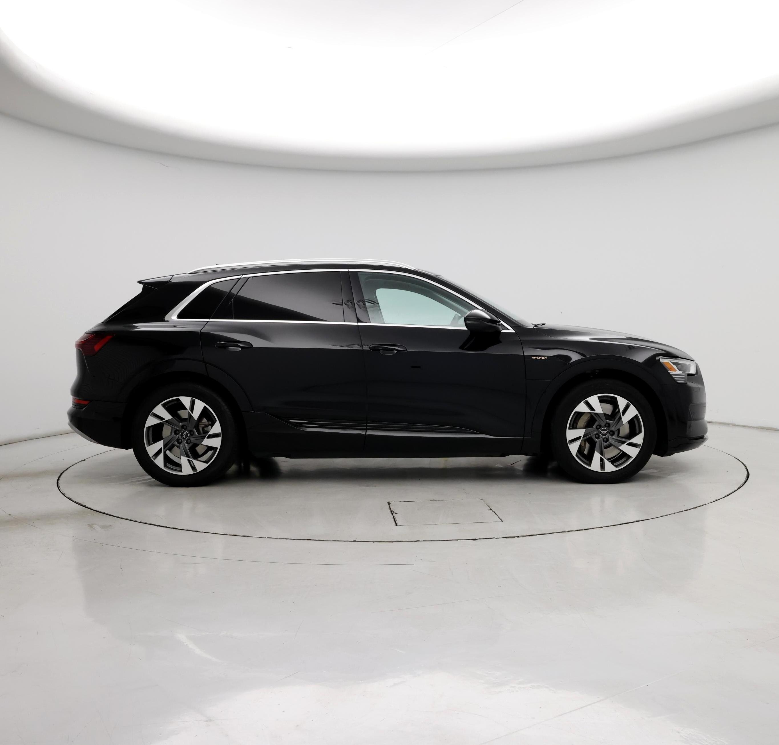 Thumbnail: 2021 Audi e-tron - 7