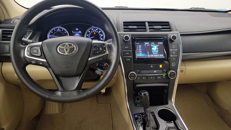 2015 Toyota Camry XLE 9