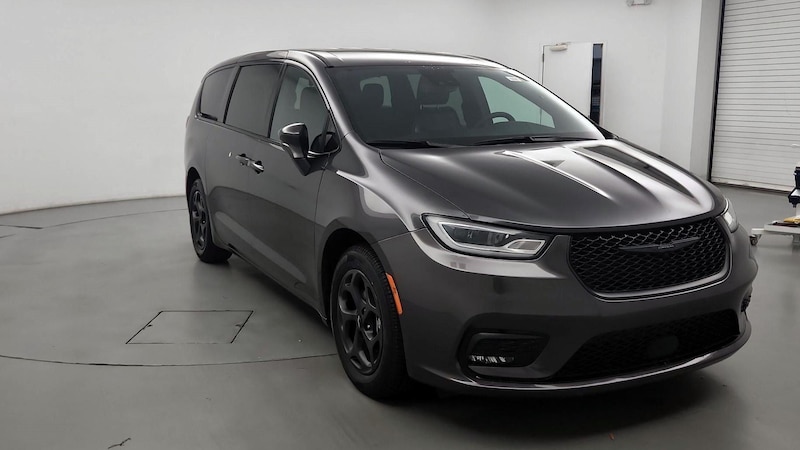 2022 Chrysler Pacifica Hybrid Touring L Hero Image