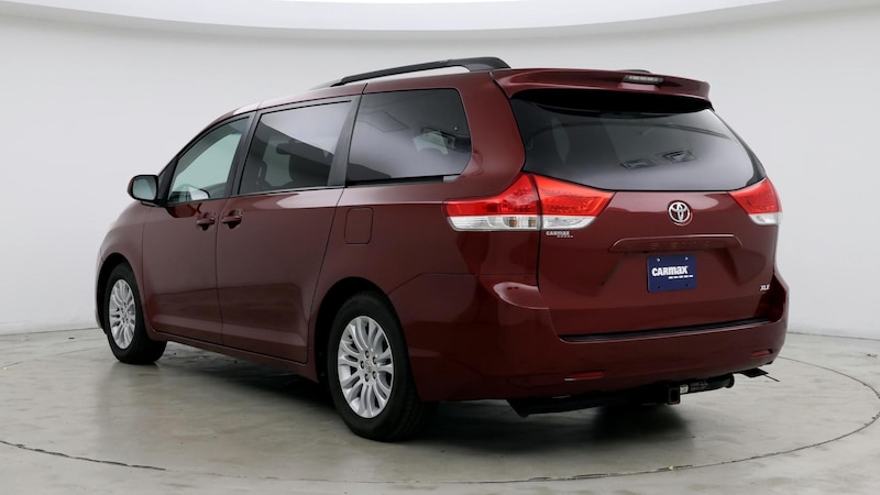 2014 Toyota Sienna XLE 2