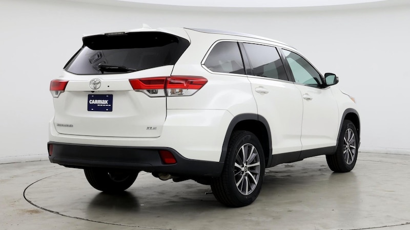 2019 Toyota Highlander XLE 8