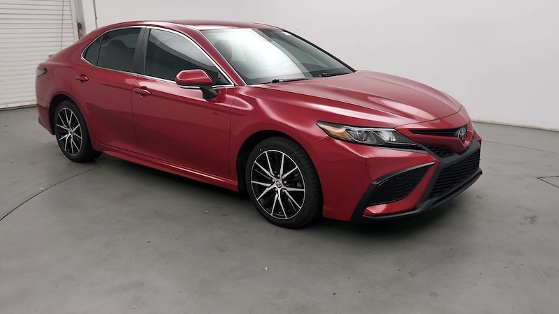 2022 Toyota Camry SE Hero Image