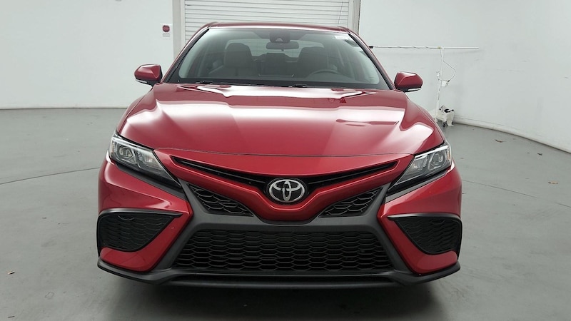 2022 Toyota Camry SE 2