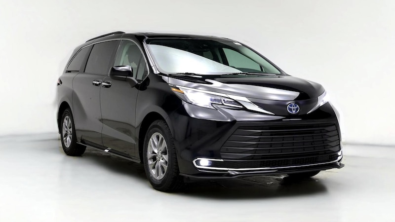 2023 Toyota Sienna XLE Hero Image