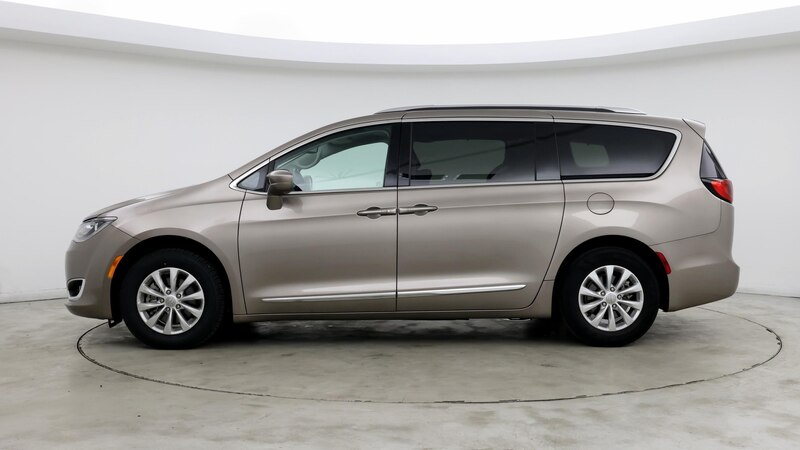 2018 Chrysler Pacifica  3