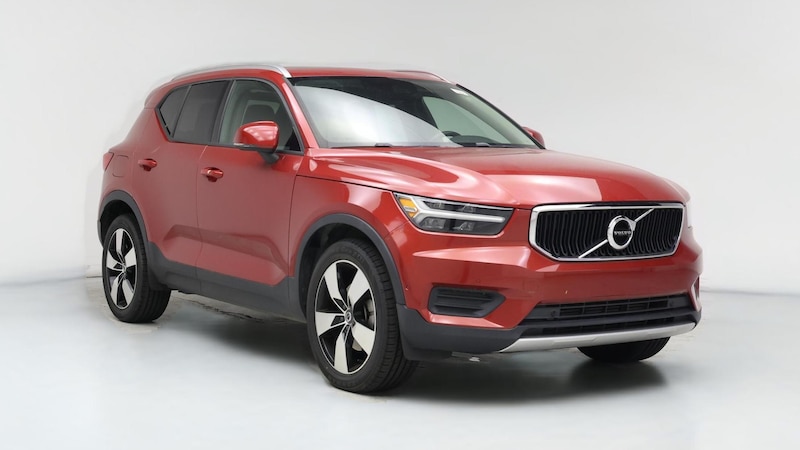 2019 Volvo XC40 T5 Momentum Hero Image