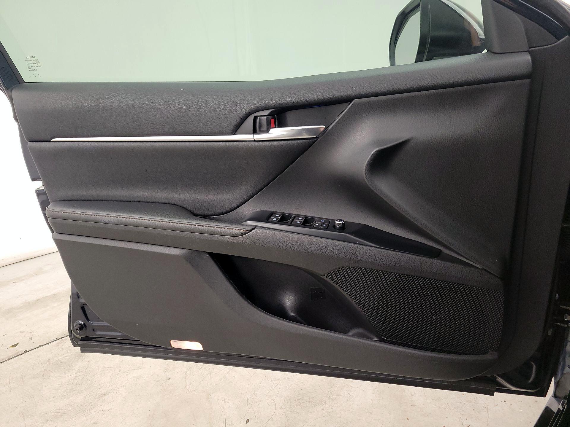 Thumbnail: 2020 Toyota Camry - 12