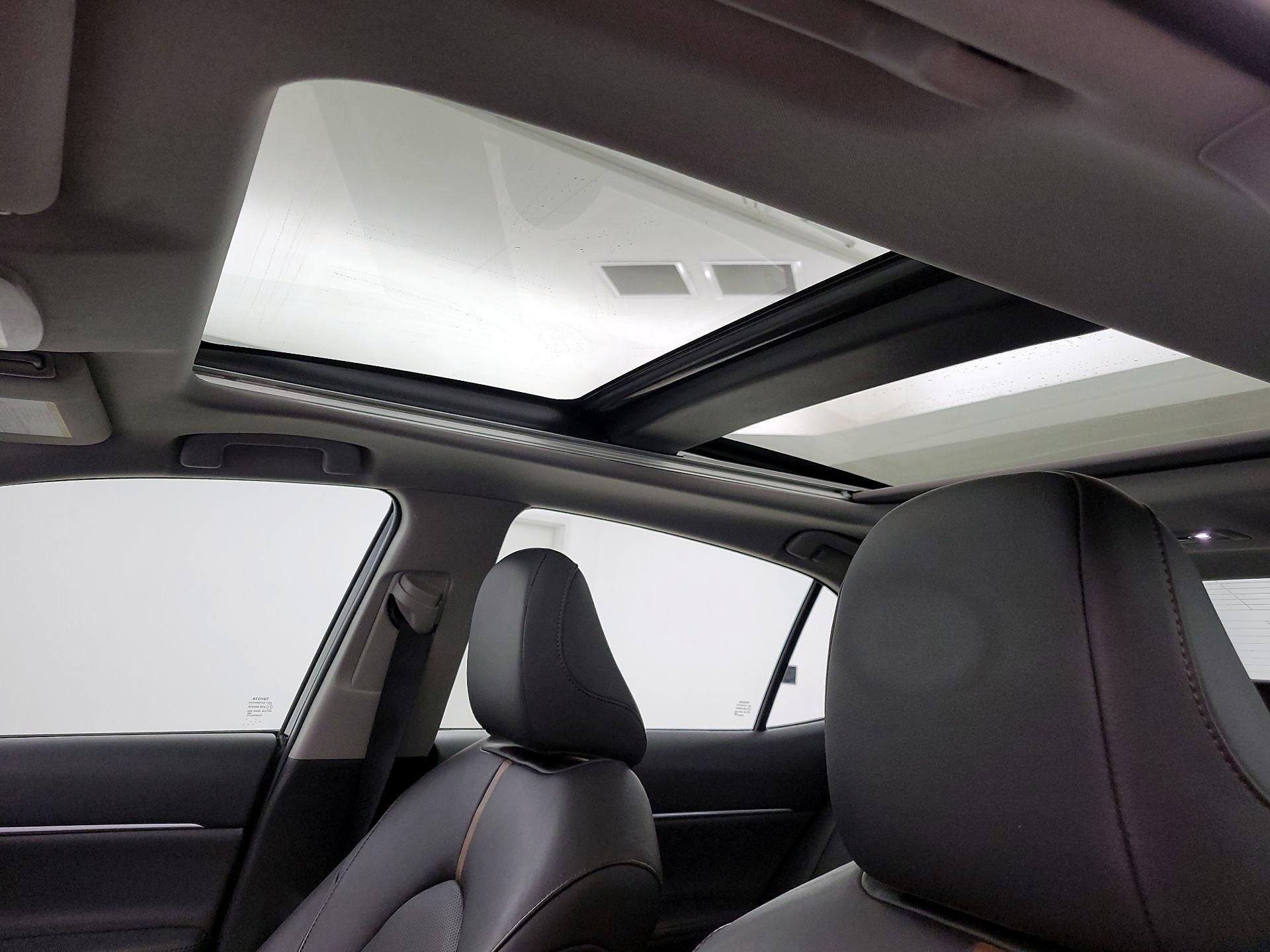 Thumbnail: 2020 Toyota Camry - 19