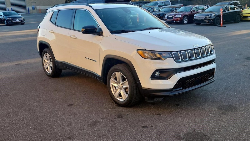 2022 Jeep Compass Latitude Hero Image