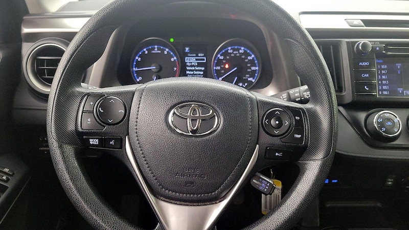 2018 Toyota RAV4 LE 10