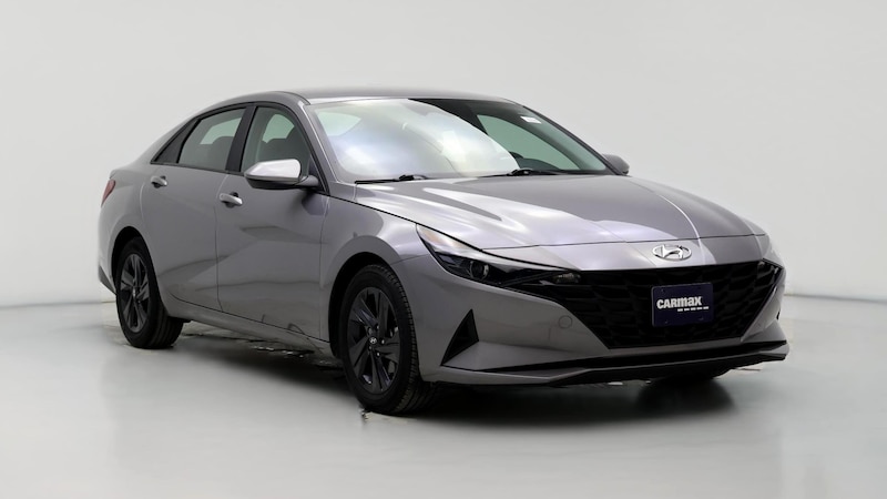 2022 Hyundai Elantra SEL Hero Image