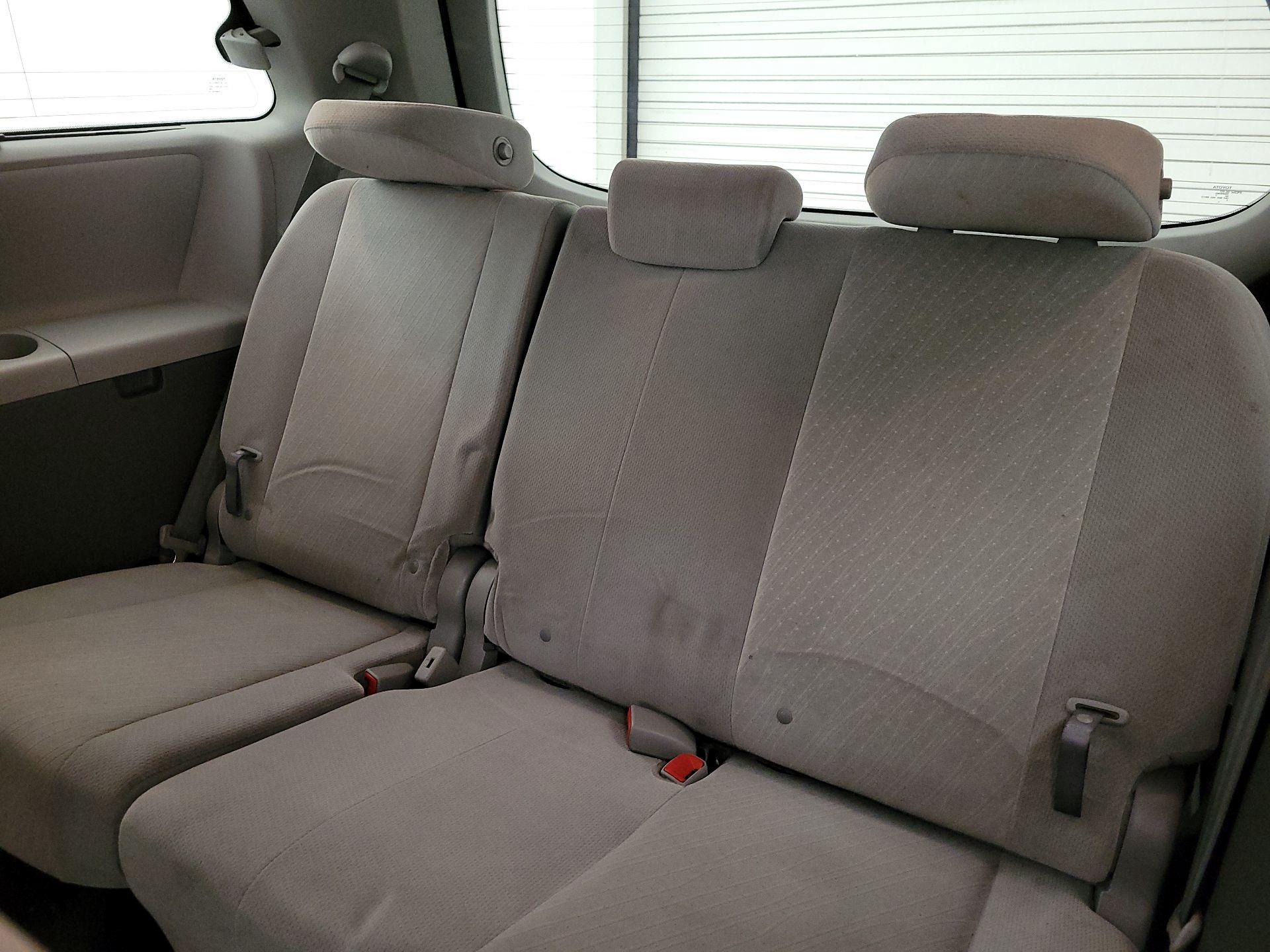 Thumbnail: 2017 Toyota Sienna - 20