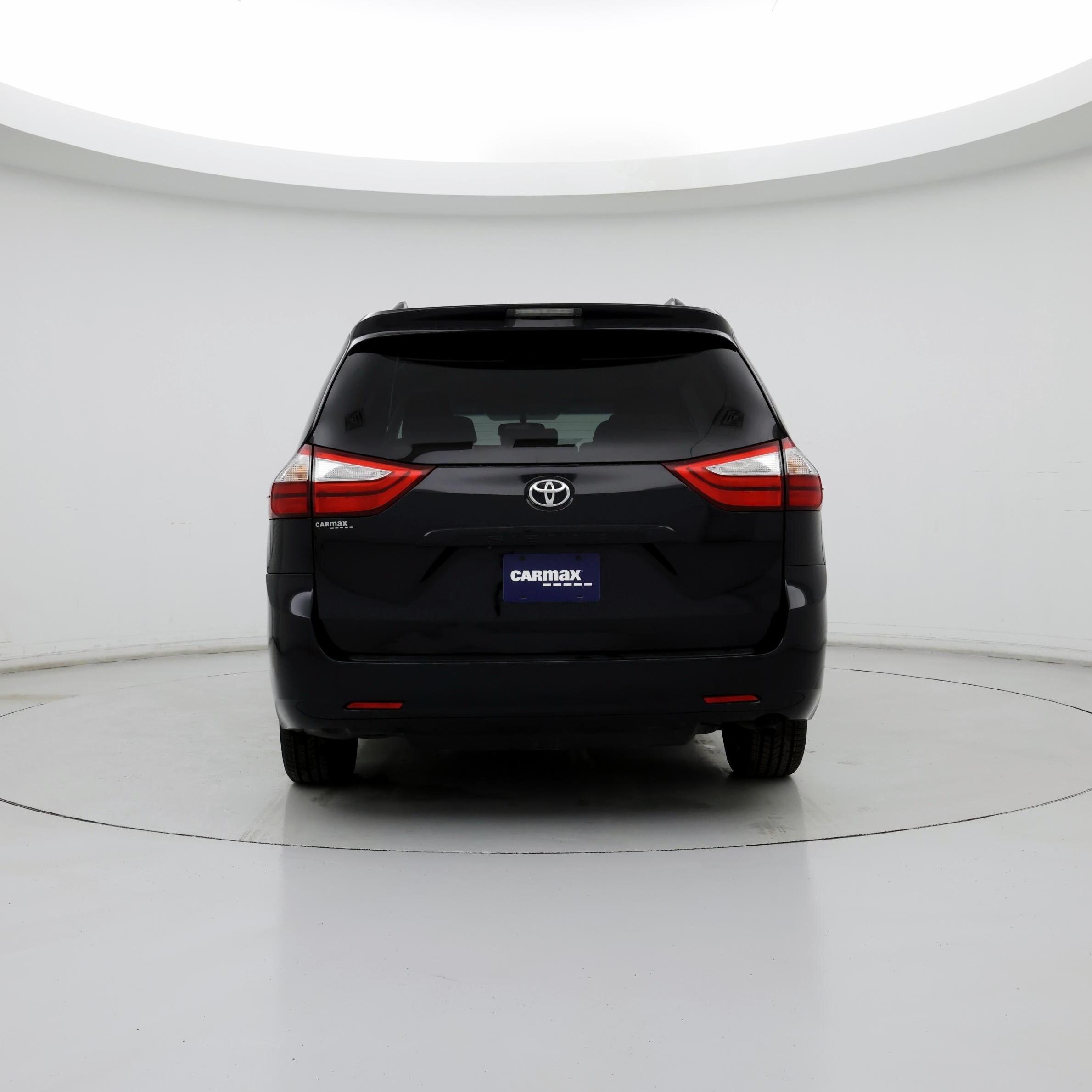 Thumbnail: 2017 Toyota Sienna - 6