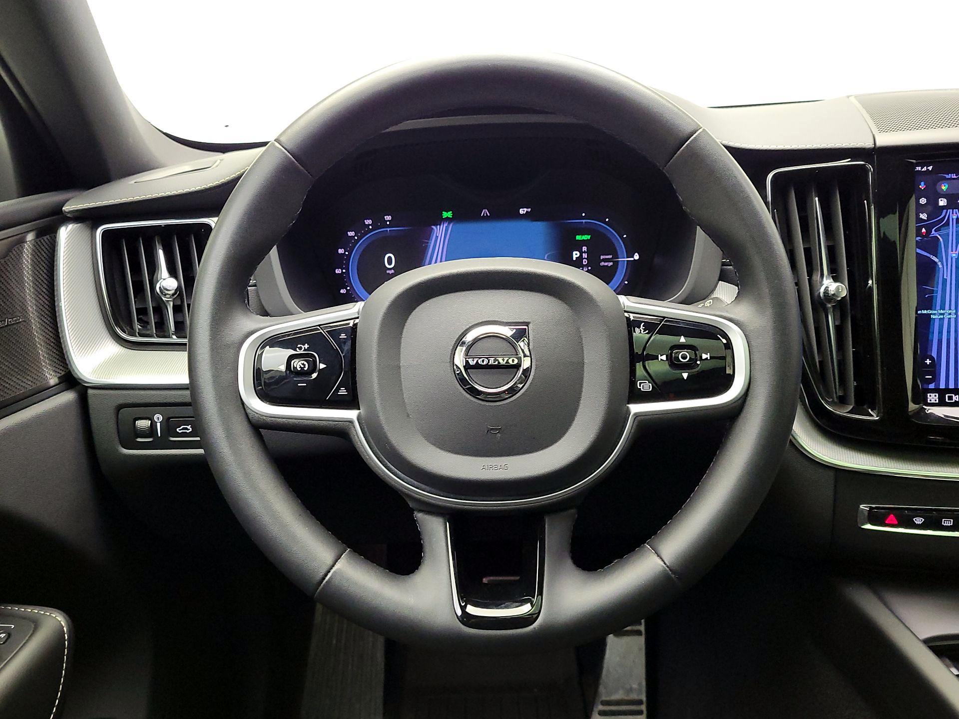 Thumbnail: 2022 Volvo XC60 - 10