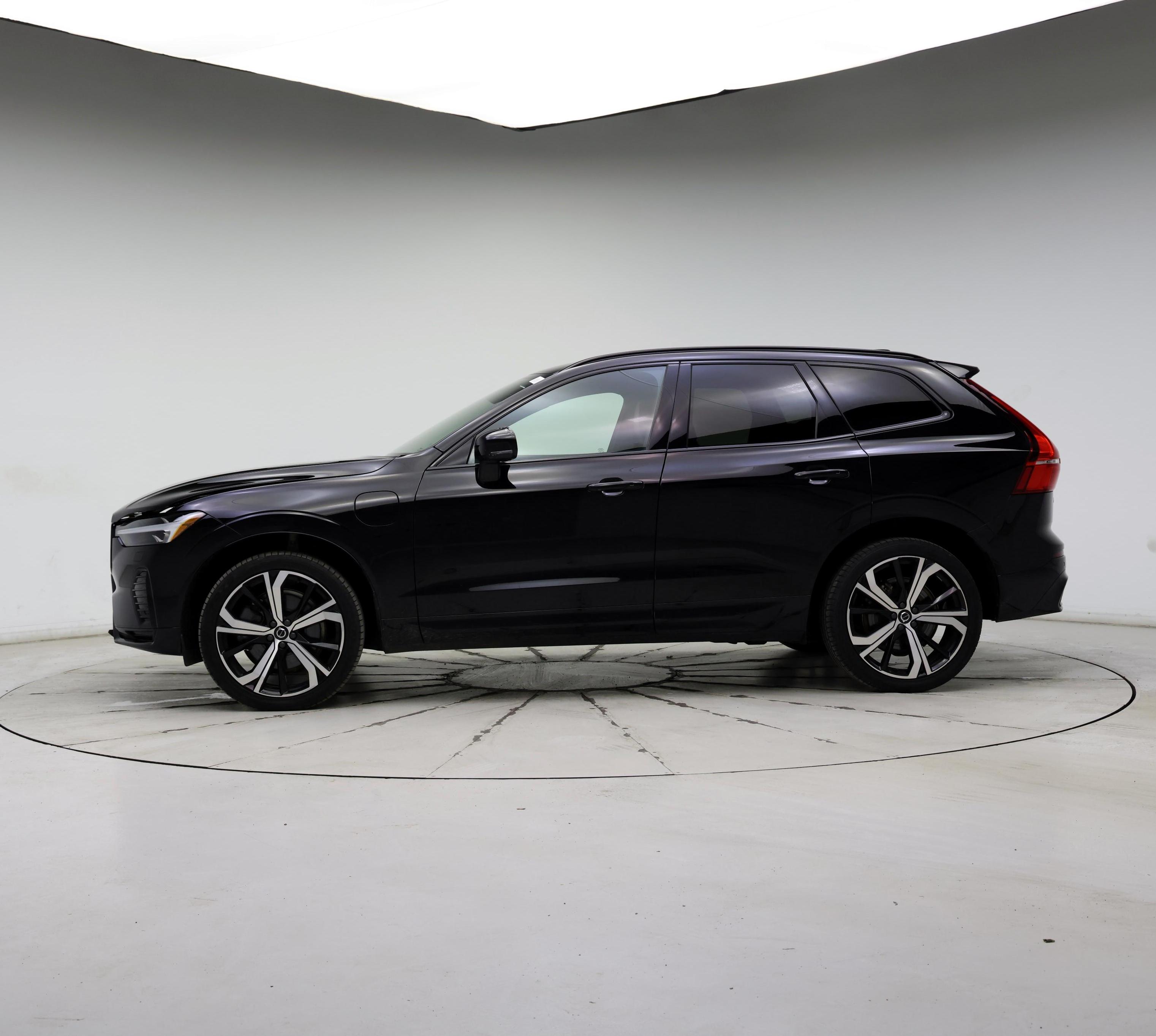 Thumbnail: 2022 Volvo XC60 - 3