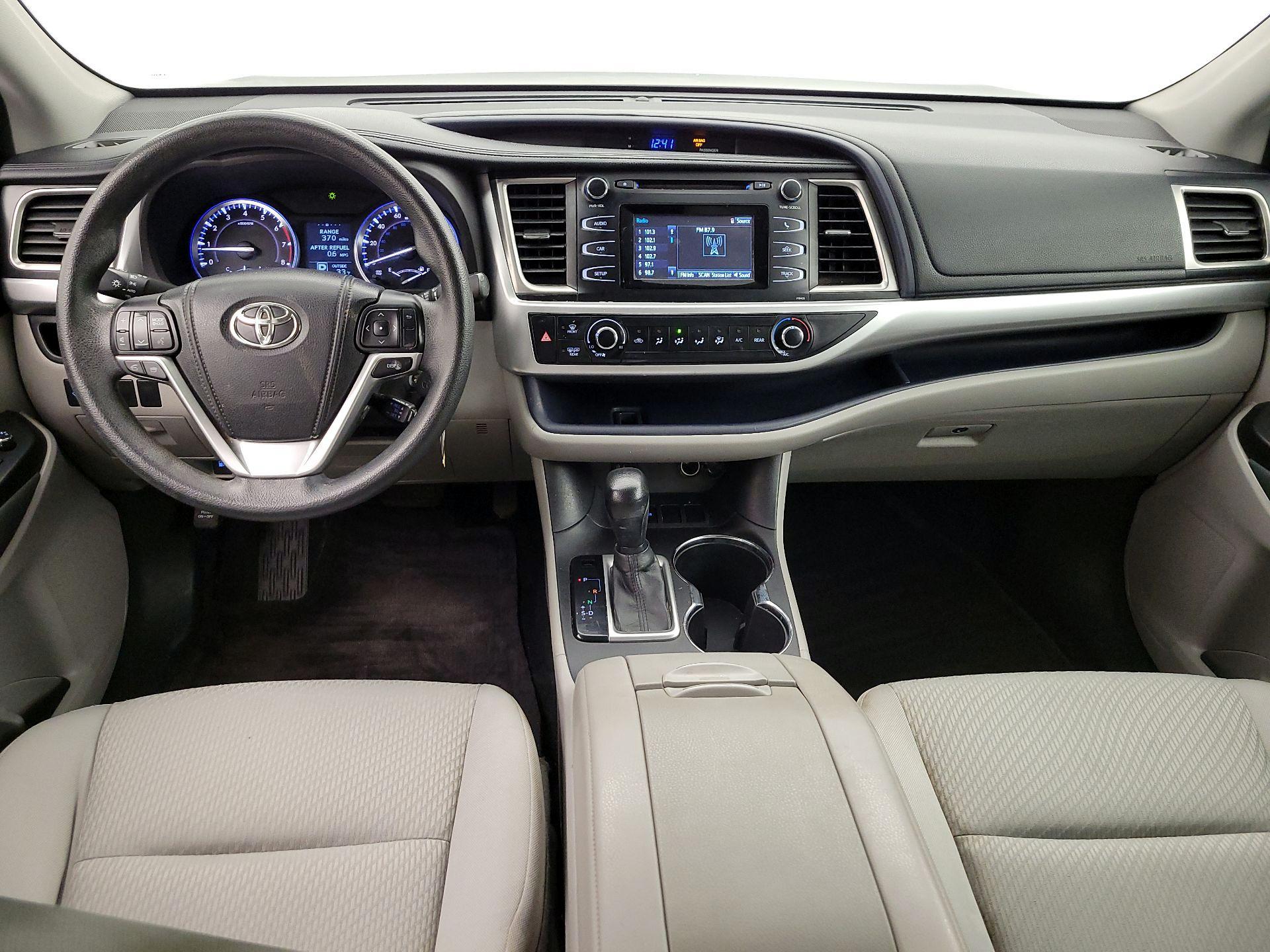 Thumbnail: 2015 Toyota Highlander - 9