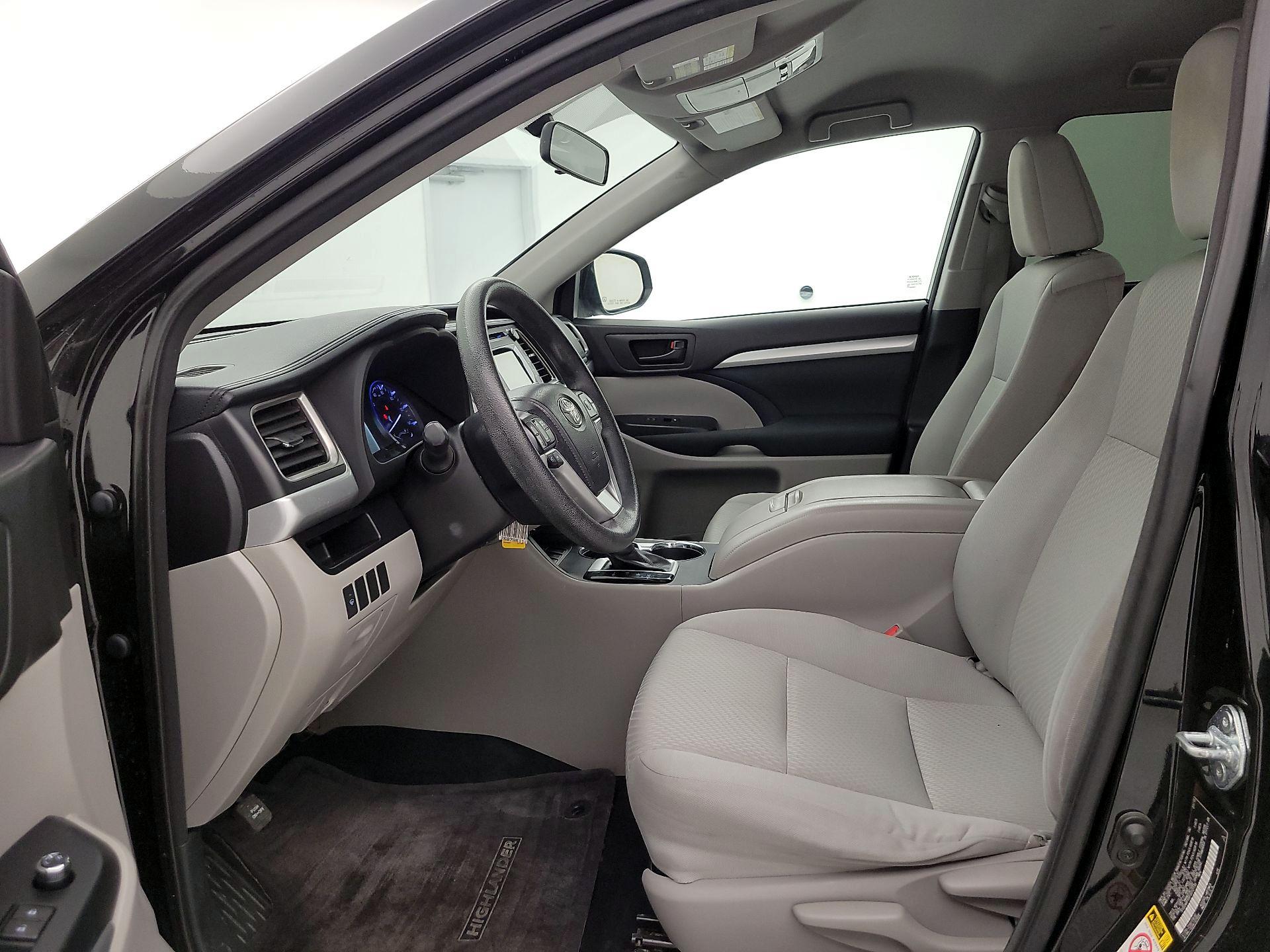 Thumbnail: 2015 Toyota Highlander - 11