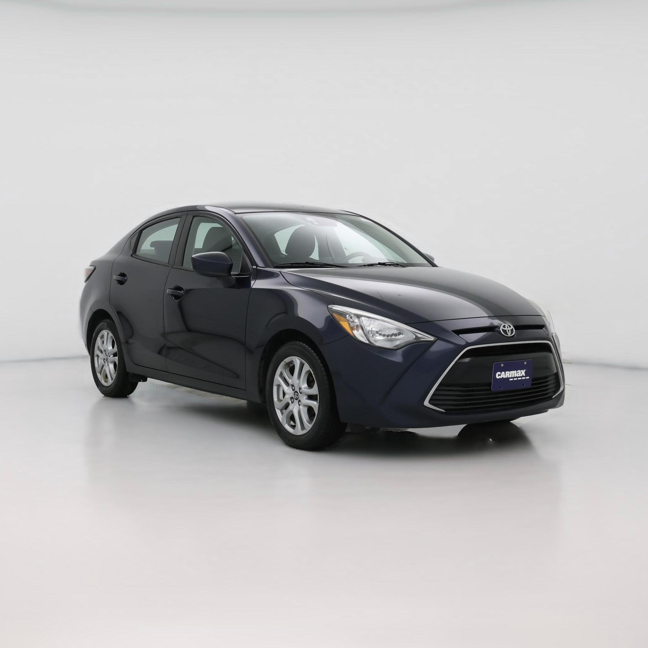 Thumbnail: 2017 Toyota Yaris iA - 1