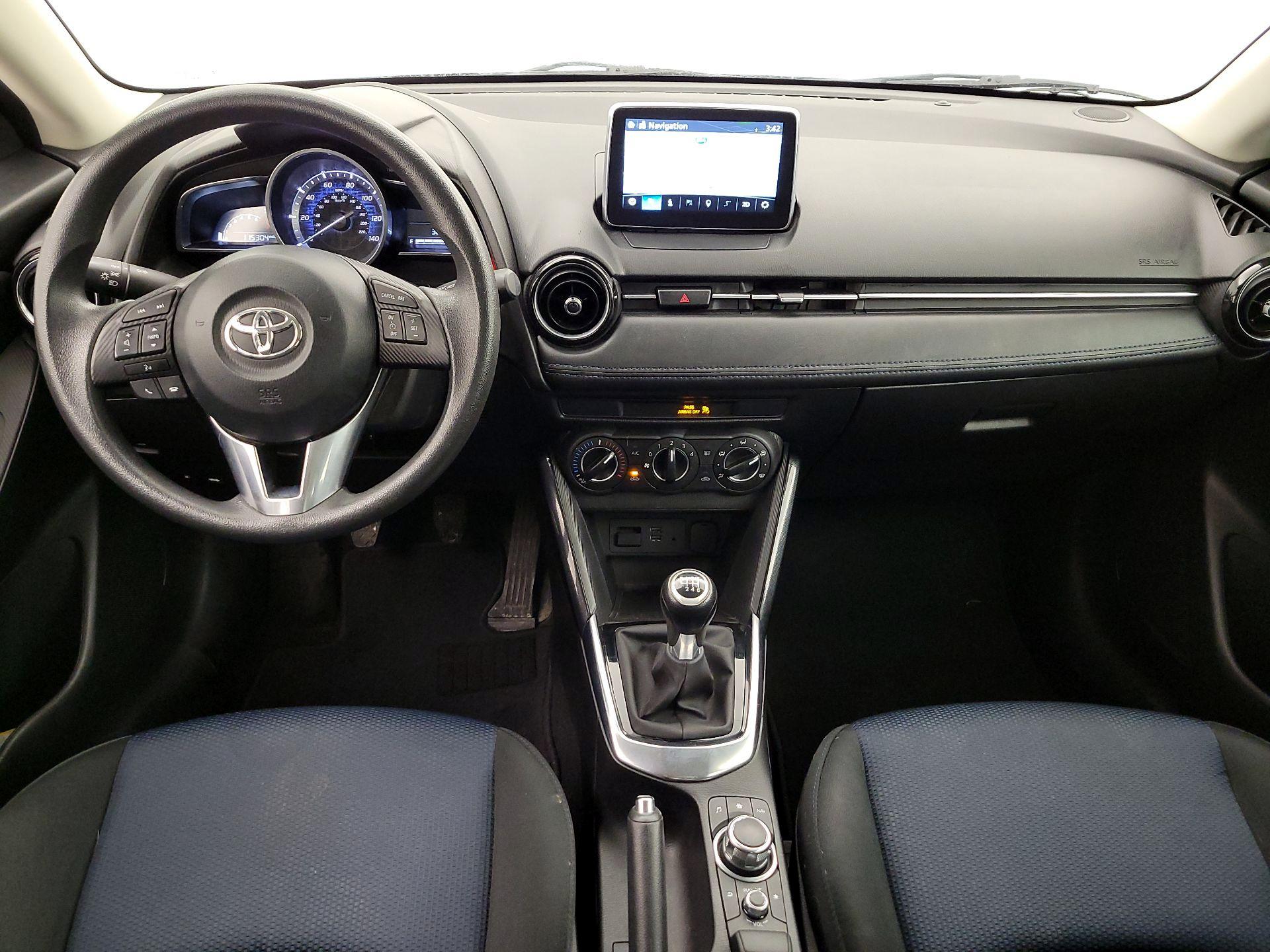 Thumbnail: 2017 Toyota Yaris iA - 9
