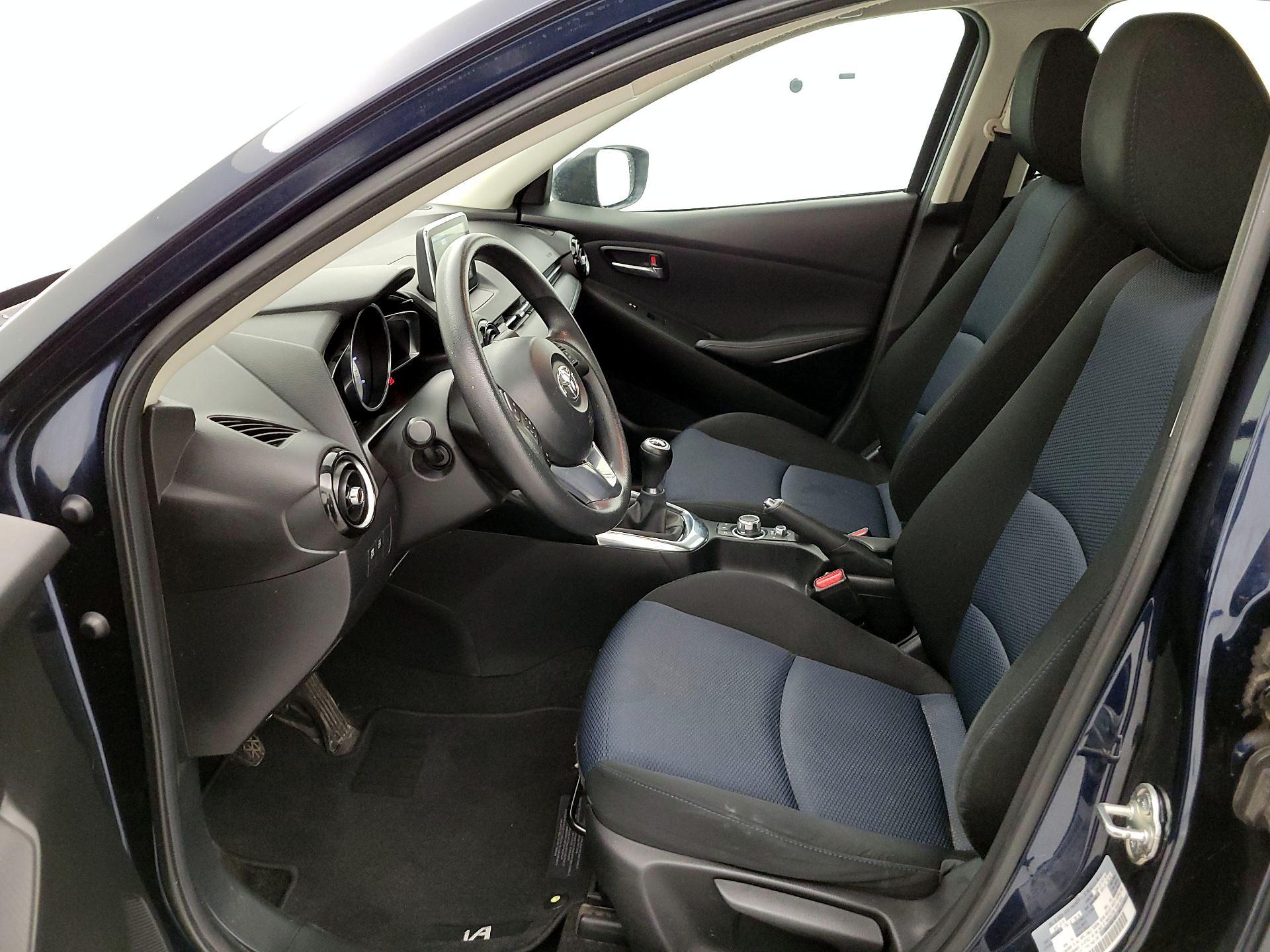 Thumbnail: 2017 Toyota Yaris iA - 11
