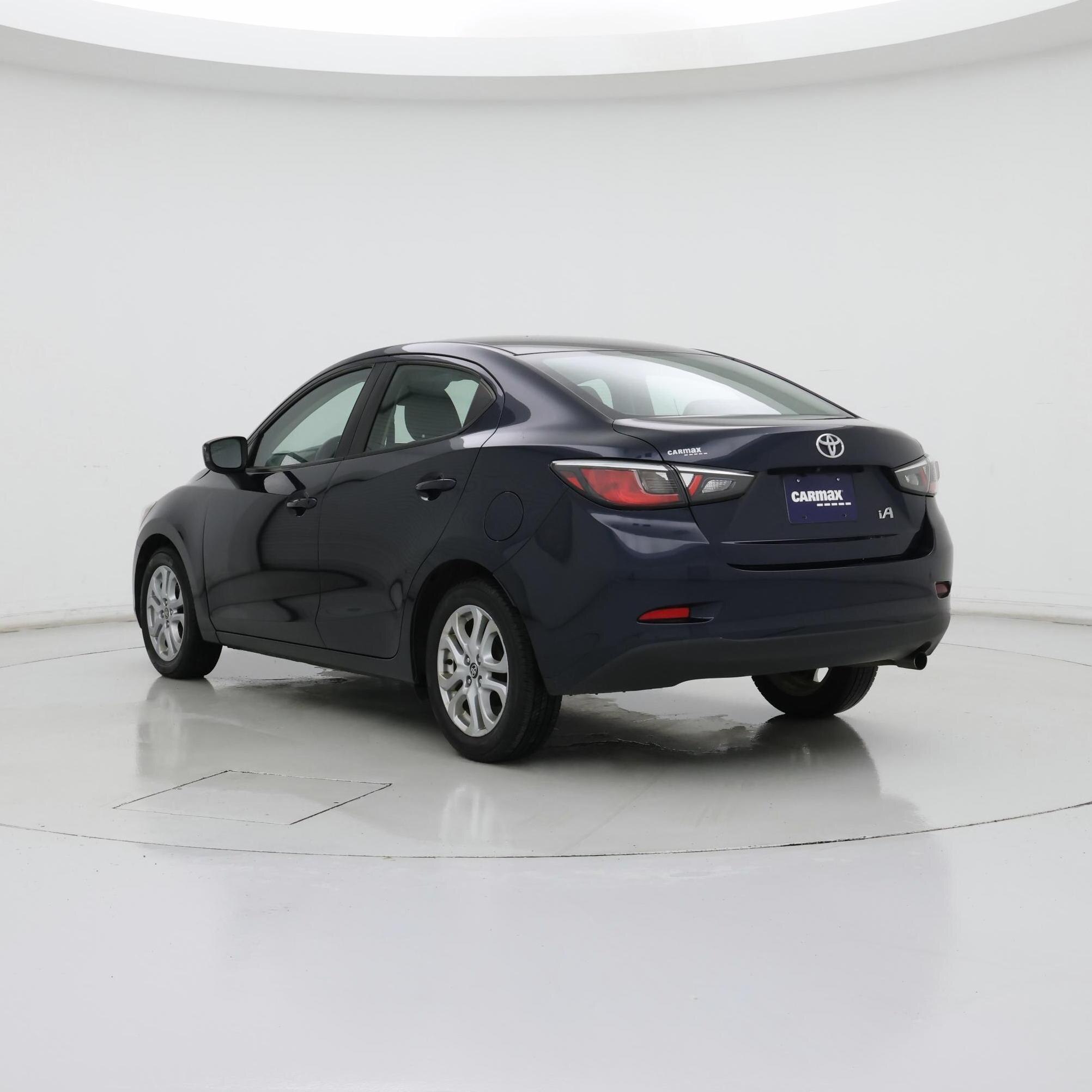 Thumbnail: 2017 Toyota Yaris iA - 2