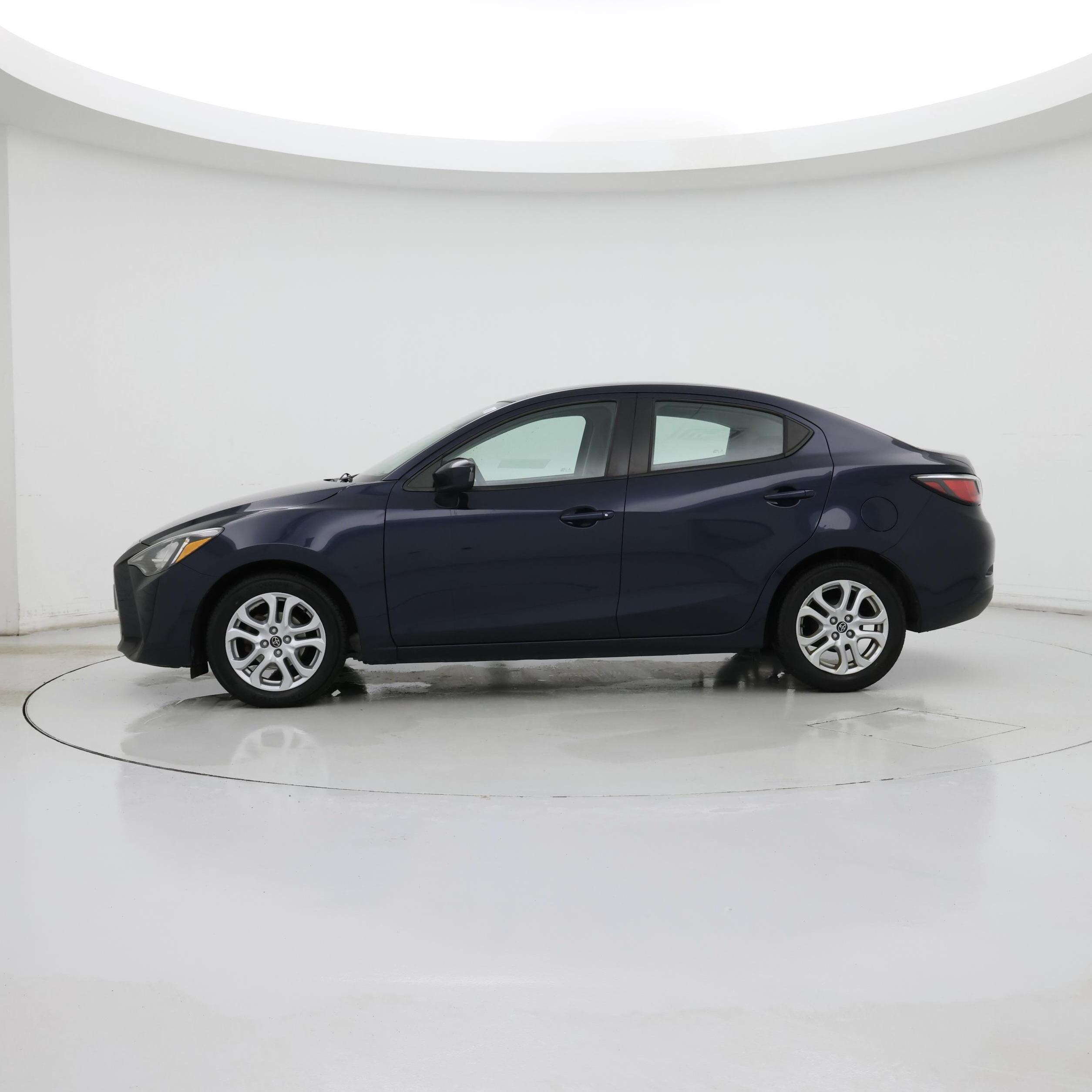 Thumbnail: 2017 Toyota Yaris iA - 3