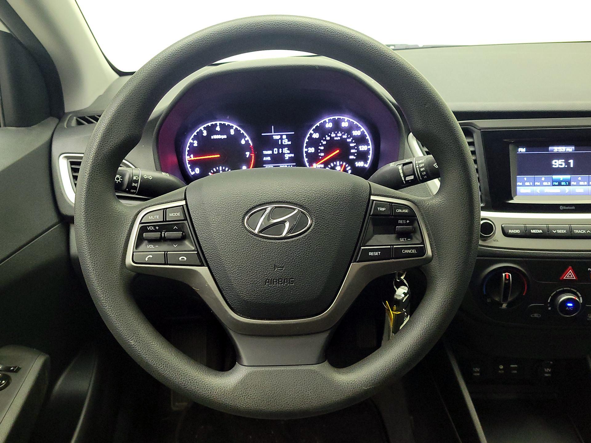 Thumbnail: 2021 Hyundai Accent - 10