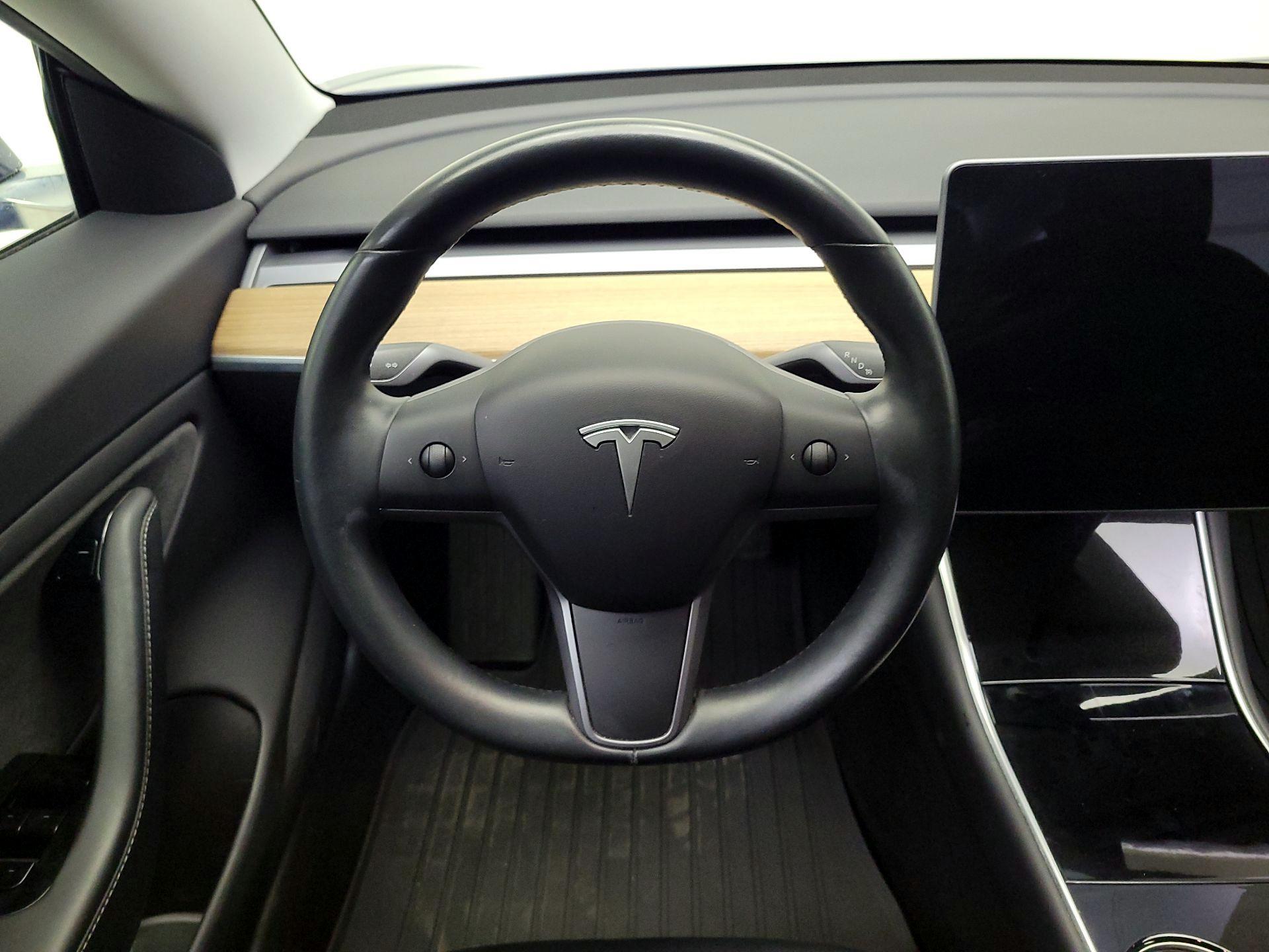 Thumbnail: 2019 Tesla Model 3 - 10