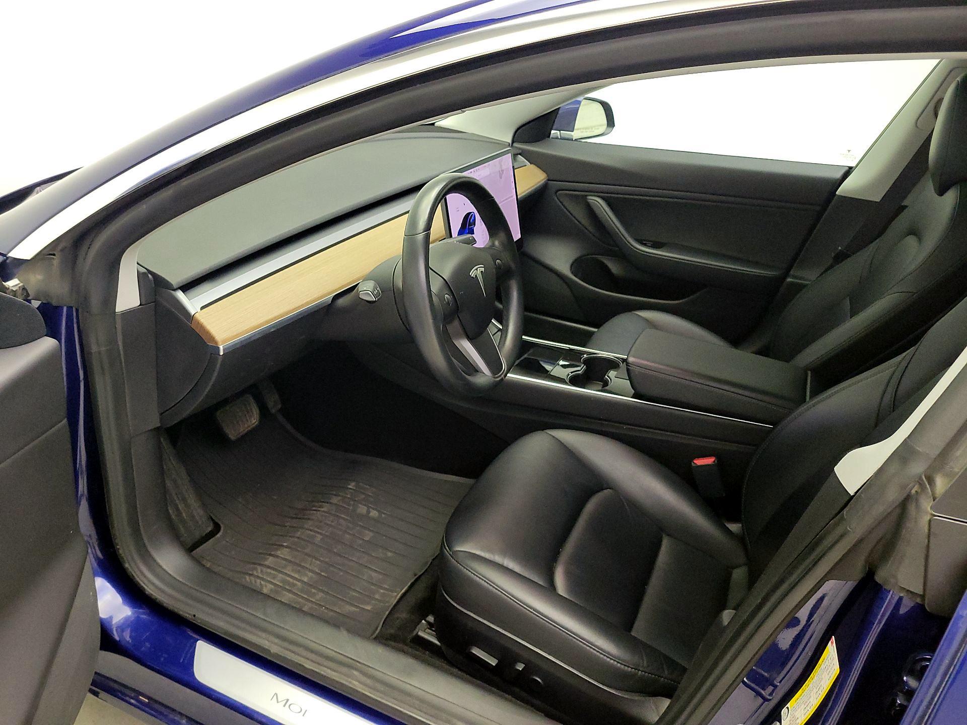 Thumbnail: 2019 Tesla Model 3 - 11