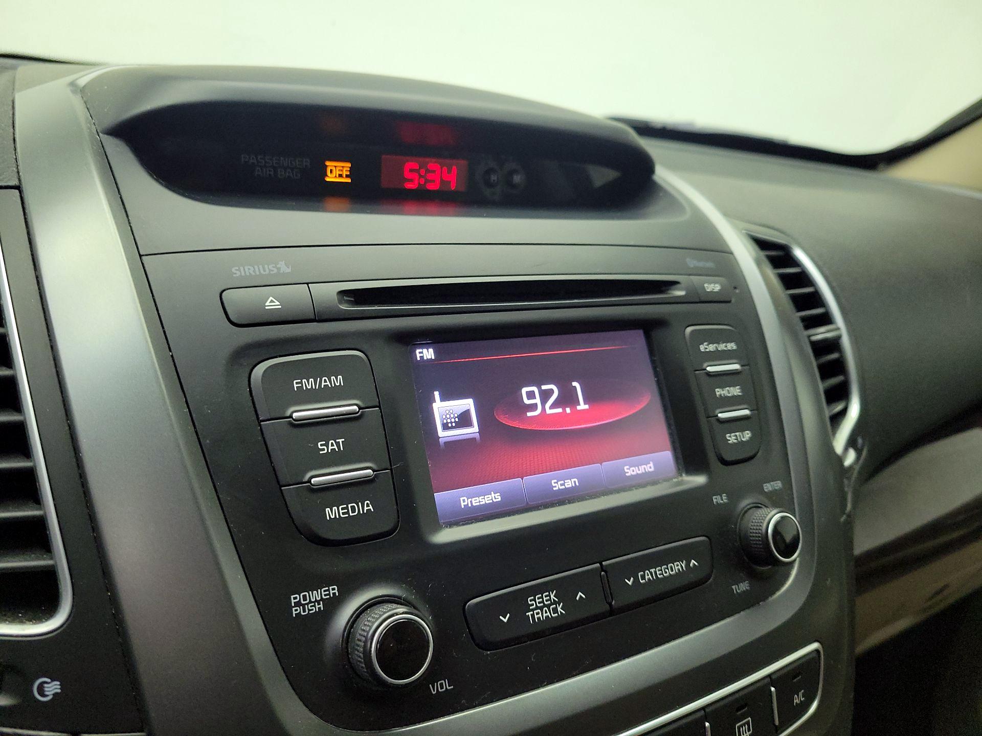 Thumbnail: 2015 Kia Sorento - 15