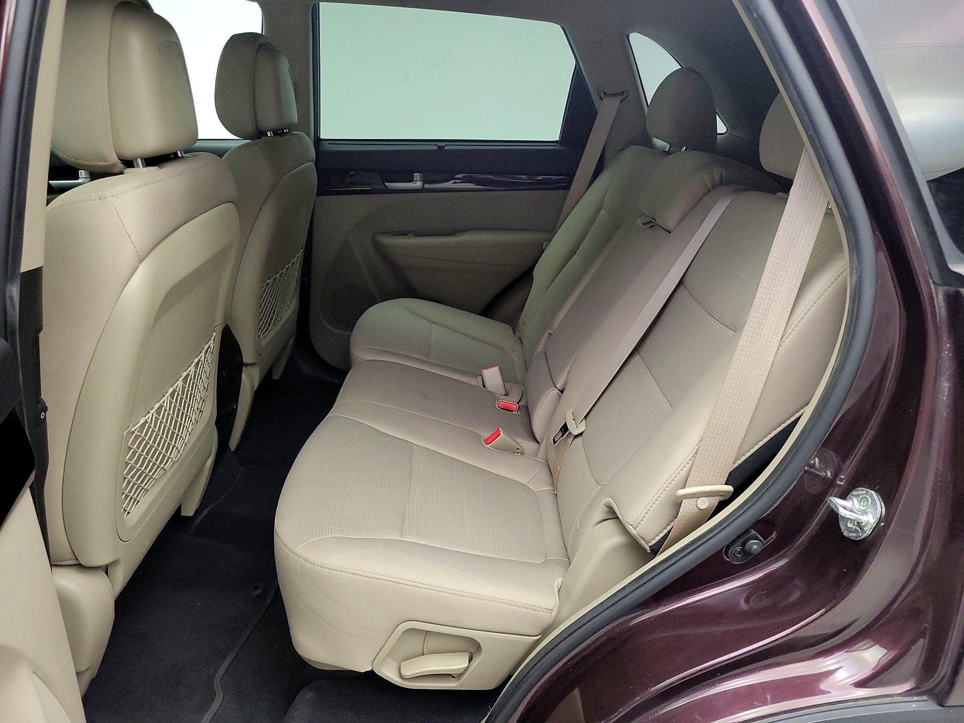 Thumbnail: 2015 Kia Sorento - 19