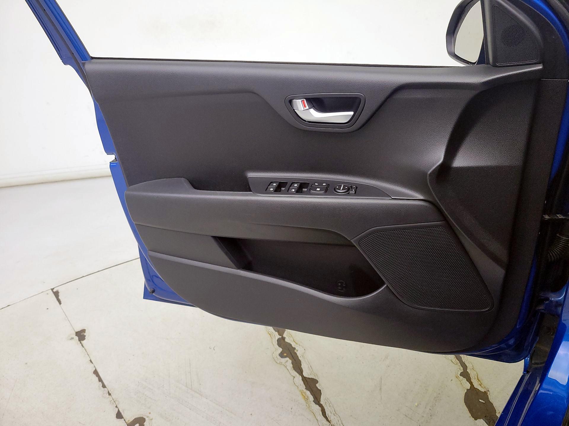 Thumbnail: 2021 Kia Rio5 - 12