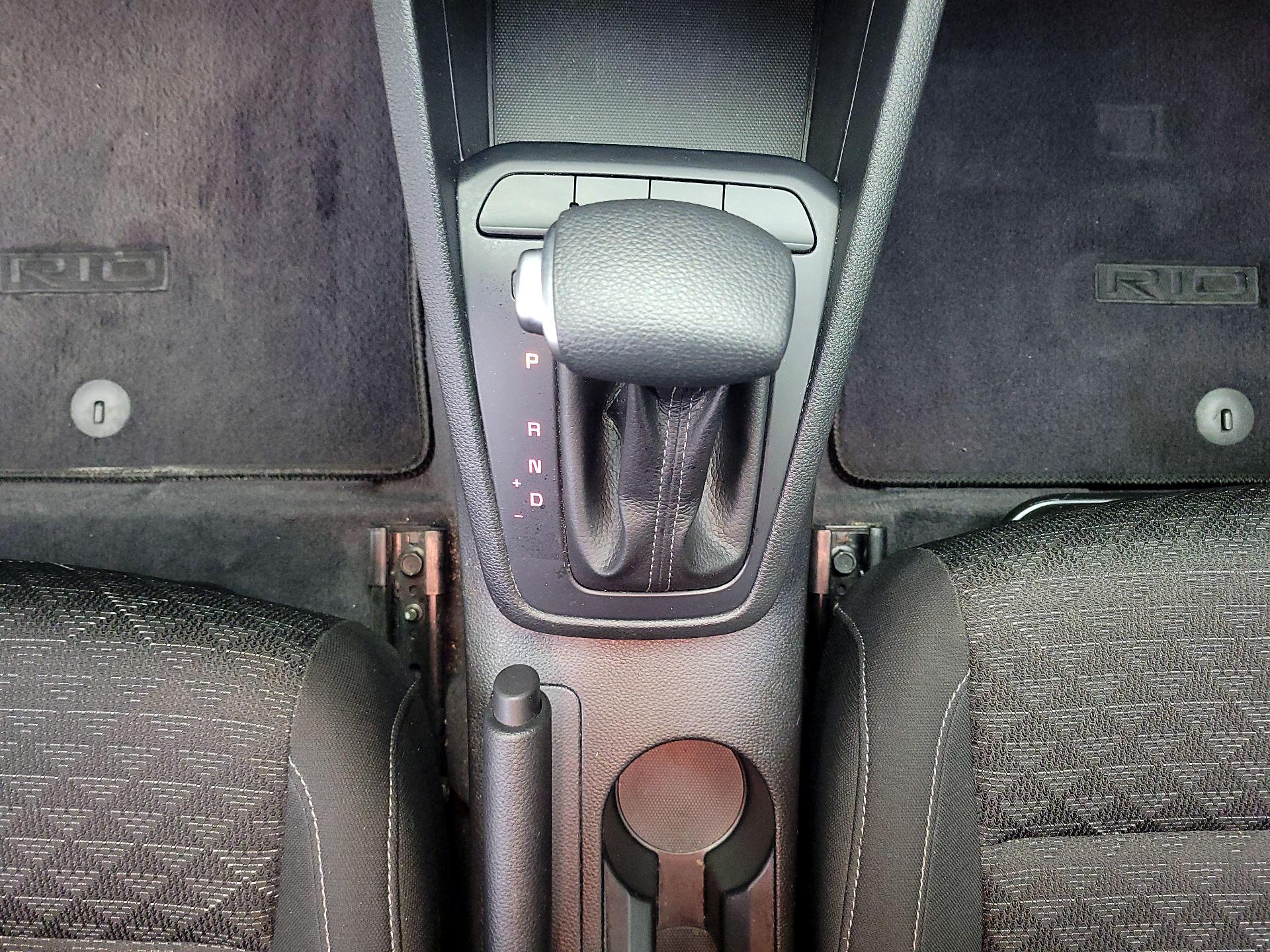 Thumbnail: 2021 Kia Rio5 - 17