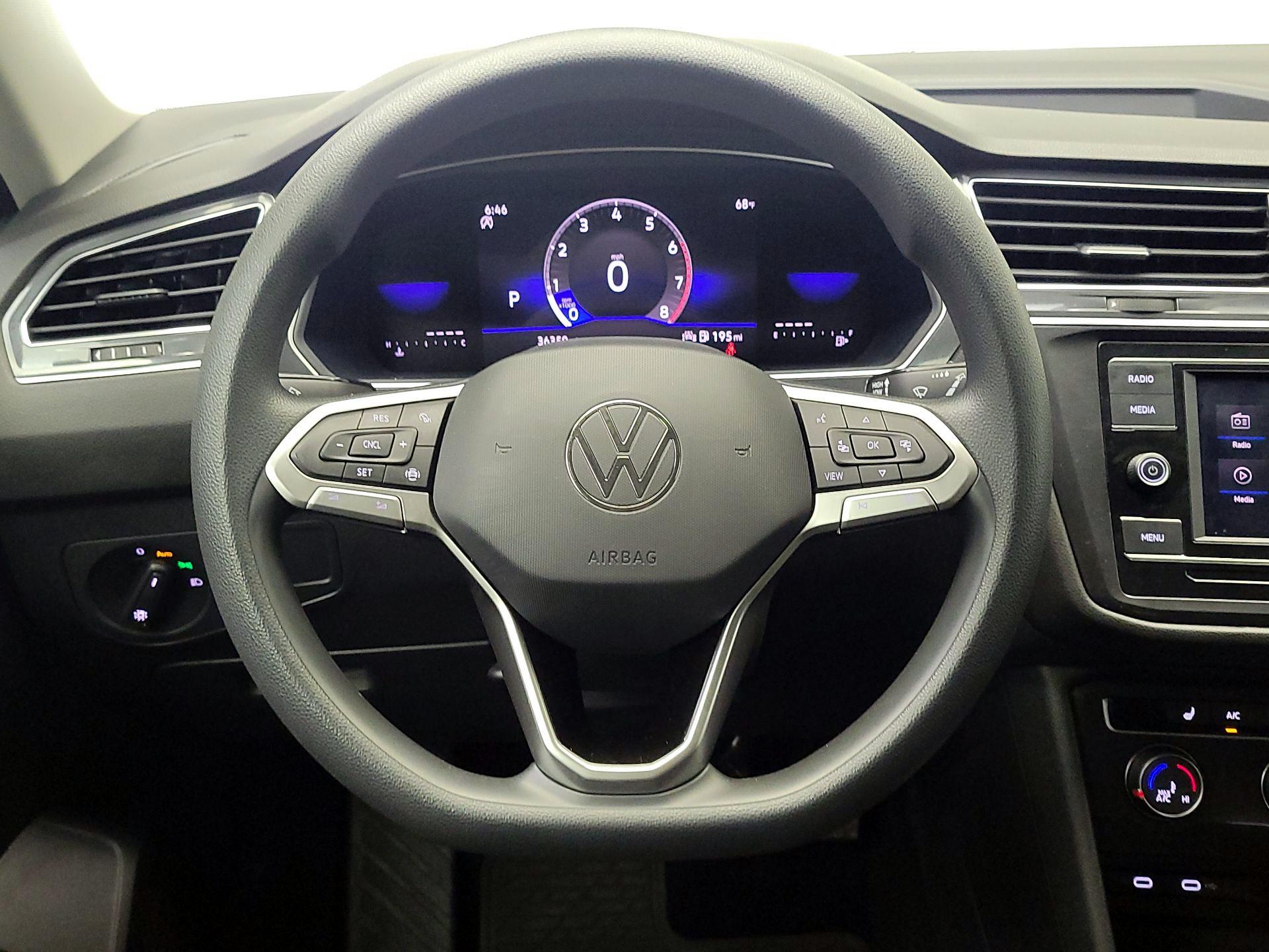 Thumbnail: 2023 Volkswagen Tiguan - 10