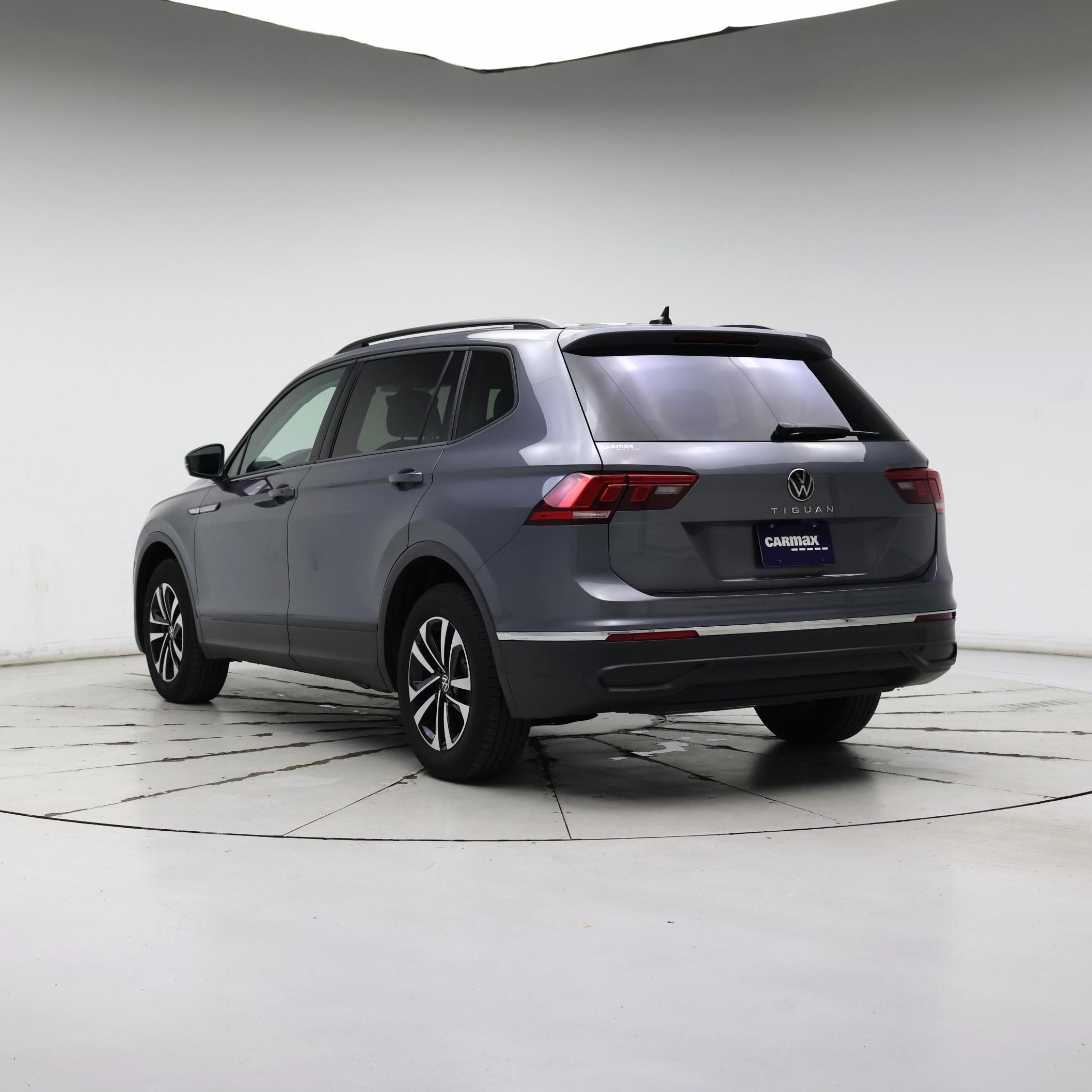 Thumbnail: 2023 Volkswagen Tiguan - 2