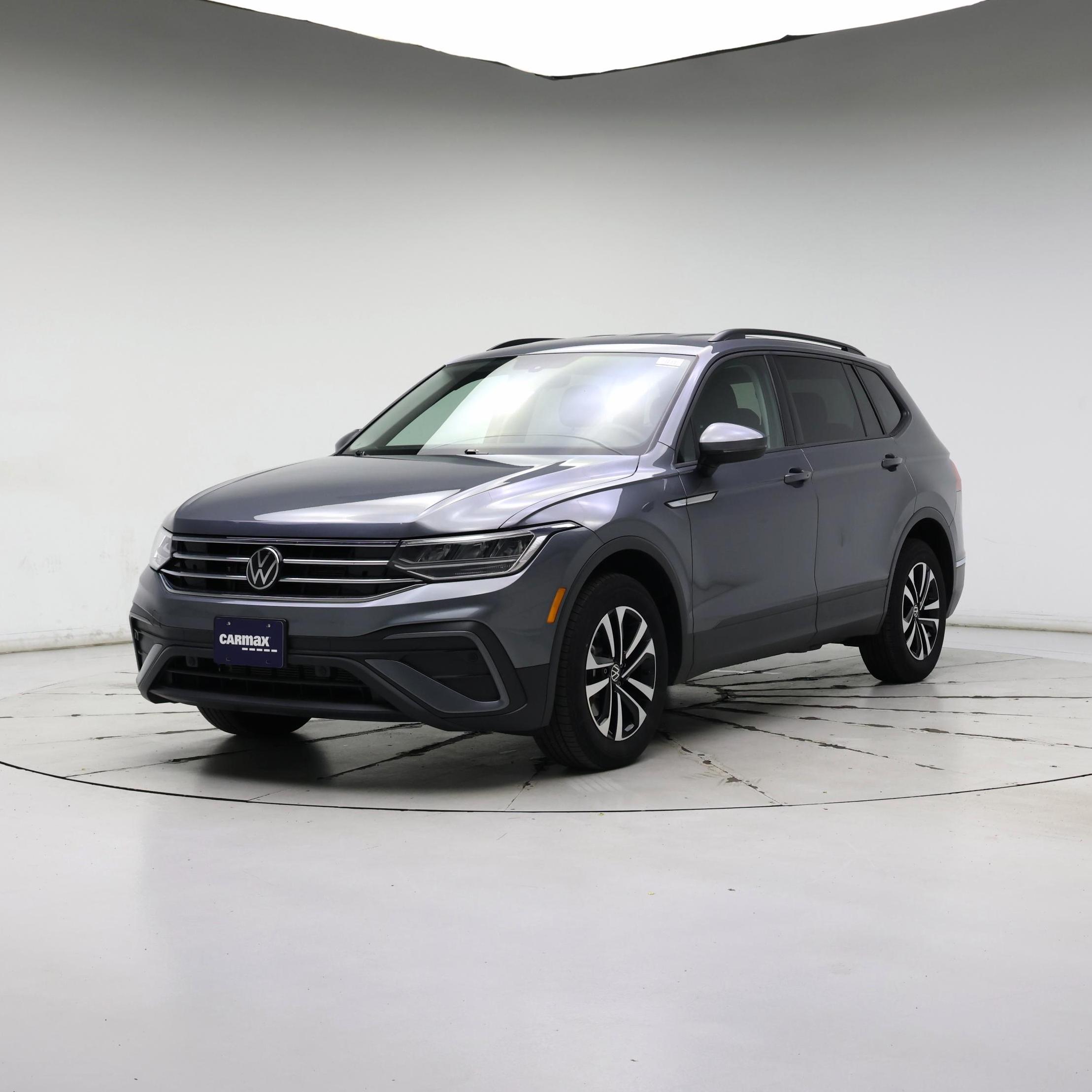 Thumbnail: 2023 Volkswagen Tiguan - 4