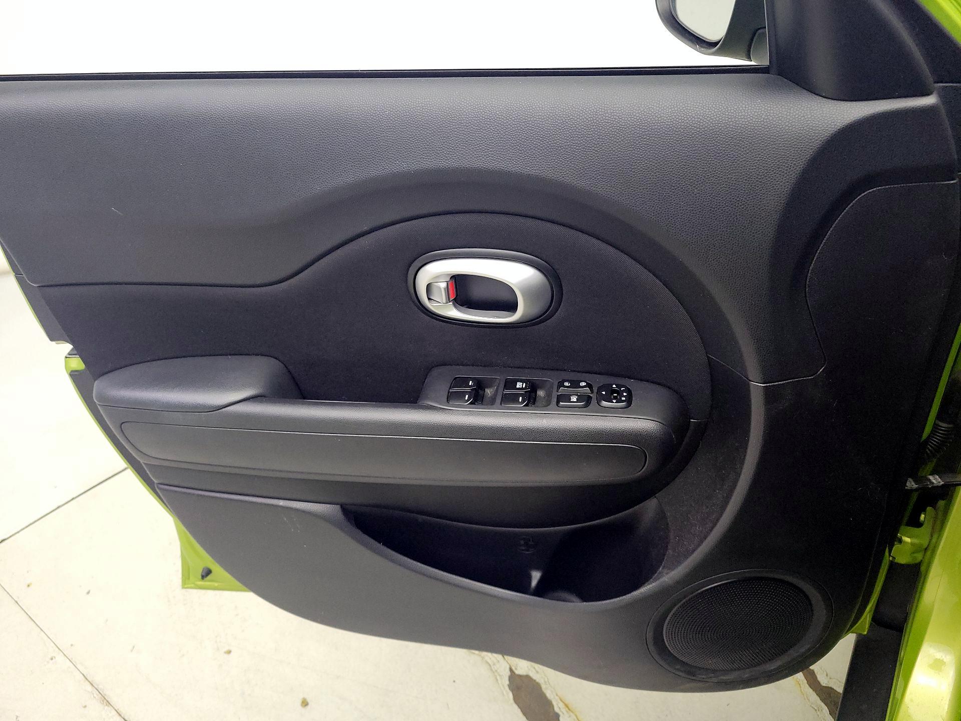 Thumbnail: 2015 Kia Soul - 12